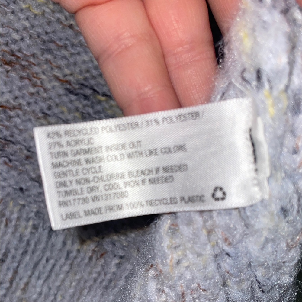 Universal Thread Speckled Gray V-Neck Sweater - image 7